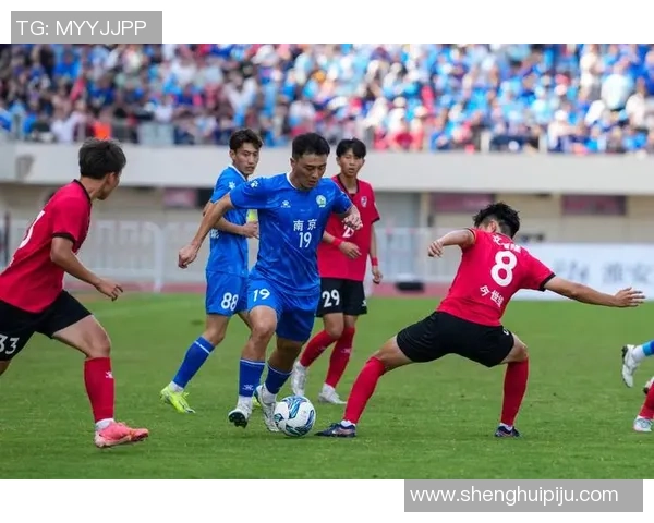 “苏超”南京队西班牙籍主教练:足球是城市间的一种沟通方法 “苏超”南京队西班牙籍主教练:足球是城市间的一种沟通方法